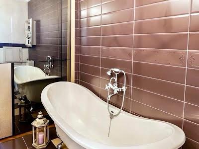 квартира за адресою Інститутська вул., 18а