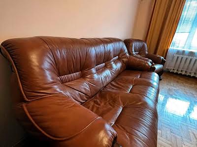 квартира за адресою Ревуцького вул., 5