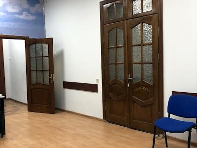 коммерческая по адресу Винниченка, 12