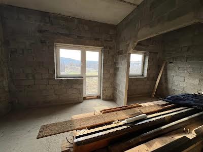 дом по адресу с. Ореховица, Оріхова, 12