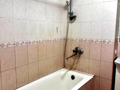 квартира за адресою Верховної Ради бульв., 14-Б