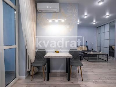 квартира за адресою Ревуцького вул., 40Б