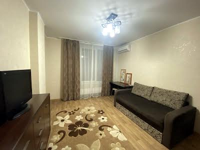 квартира за адресою Богатирська вул., 6А