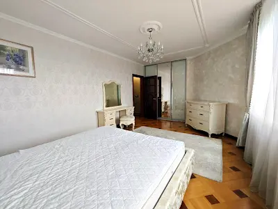 квартира за адресою Осіння вул., 33