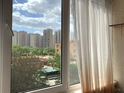 квартира за адресою Петра Григоренка просп., 18-А