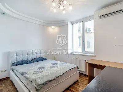 квартира за адресою Саперно-Слобідська вул., 22