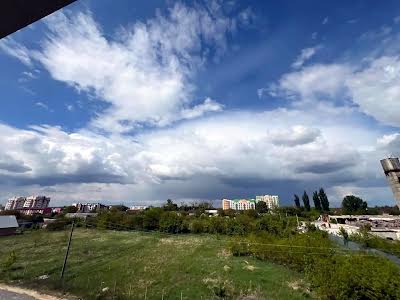 квартира за адресою Українська вул., 12/2