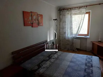 квартира за адресою Салютна вул., 20А