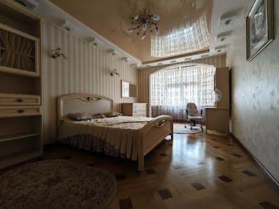 квартира за адресою Осіння вул., 33