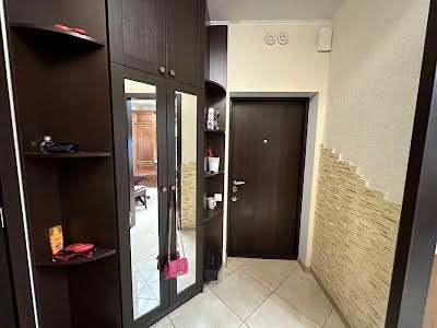 квартира за адресою Одеса, Середньофонтанська вул., 19в