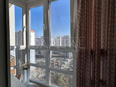 квартира за адресою Софії Русової вул., 7Г