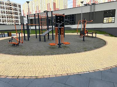 квартира по адресу Олександра Олеся ул., 3