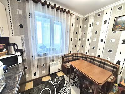 квартира за адресою Героїв України вул. (Героїв Сталінграду), 32