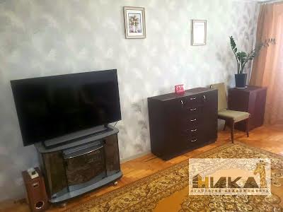 квартира по адресу Независимой Украины ул. (40 лет Советской Украины), 39-В