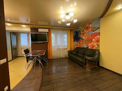 квартира за адресою Шовкуненка вул., 5
