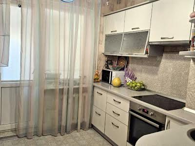 квартира за адресою Євгена Чикаленка вул., 61