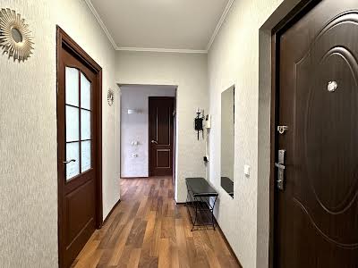 квартира за адресою Озерна вул., 8