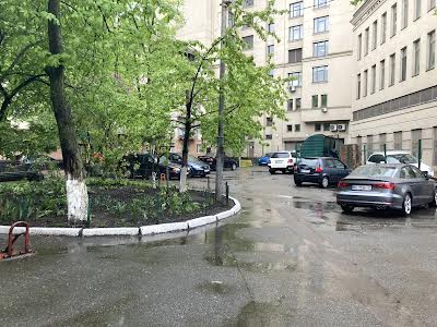 квартира за адресою Набережно-Хрещатицька вул., 3-А