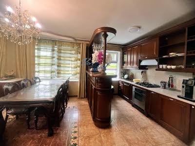 будинок за адресою Метрологічна вул., 75