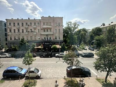 комерційна за адресою Богдана Хмельницького вул., 32