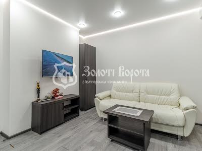 комерційна за адресою Любомира Гузара просп. (Космонавта Комарова), 11