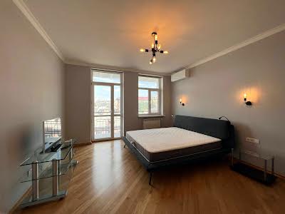 квартира за адресою Шота Руставелі вул., 27а