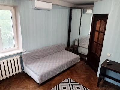 квартира за адресою Дегтярівська вул., 15