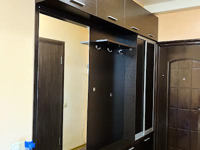 квартира за адресою Волинська вул., 8
