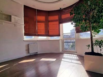 квартира за адресою В'ячеслава Чорновола вул., 27