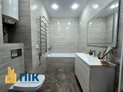 квартира за адресою Ревуцького вул., 40г