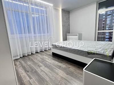 квартира за адресою Олександра Олеся вул., 1