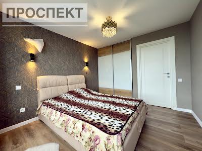 квартира за адресою Михайла Лушпи просп., 2/2