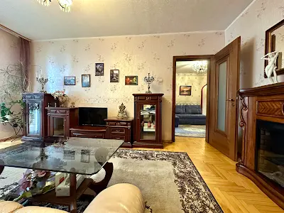 квартира по адресу Ревуцкого ул., 44