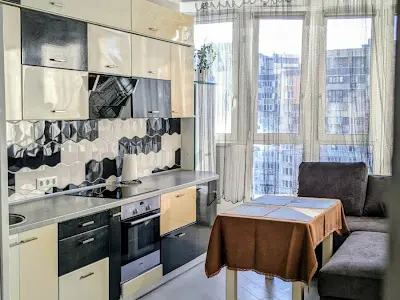 квартира за адресою Анни Ахматової вул., 22