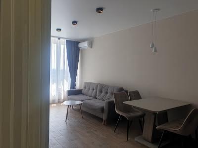 квартира за адресою Зарічна вул., 16