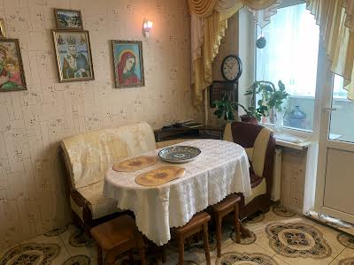 квартира за адресою Федора Ернста вул., 12