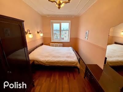 квартира за адресою Степана Тільги вул. (Революційна), 32