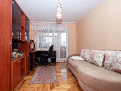квартира по адресу Чаривная ул., 38