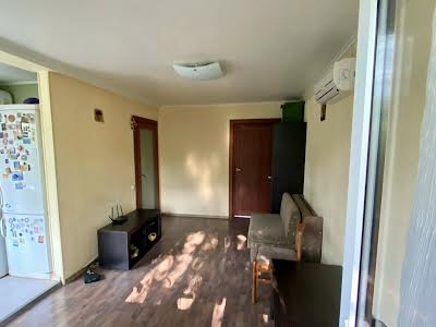 квартира за адресою Романа Ратушного вул. (Волгоградська), 29