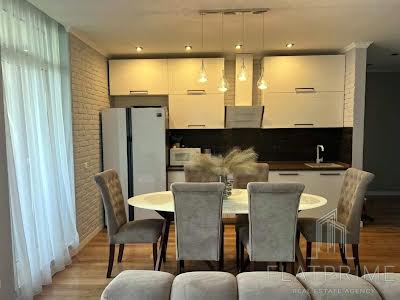 квартира за адресою Регенераторна вул., 4