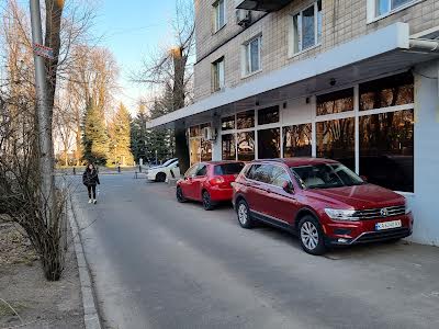 коммерческая по адресу Киев, Лаврская ул., 4