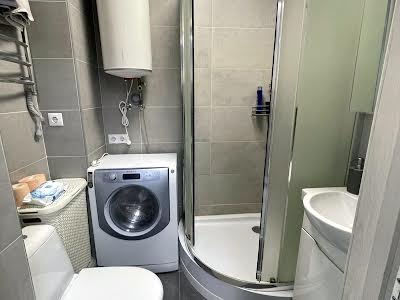 квартира за адресою Верховинна вул., 81