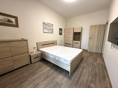 квартира за адресою Під Дубом вул. (Космонавтів), 26-А