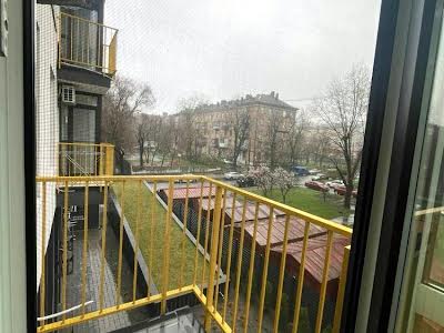 квартира за адресою Ісмаїла Гаспринського вул. (Сормовська), 3
