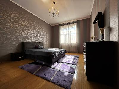 квартира по адресу Богуна ул., 4
