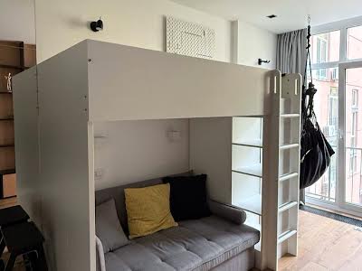 квартира за адресою Регенераторна вул., 4
