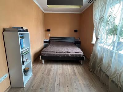 квартира за адресою Набережно-Хрещатицька вул., 35а