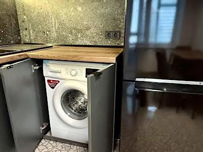 квартира за адресою Генерала М. Тарнавського пров., 30