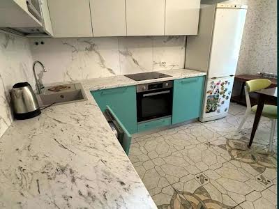 квартира за адресою Михайла Максимовича вул. (Онуфрія Трутенка), 7