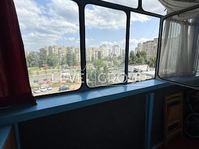 квартира за адресою Ревуцького вул., 24/4